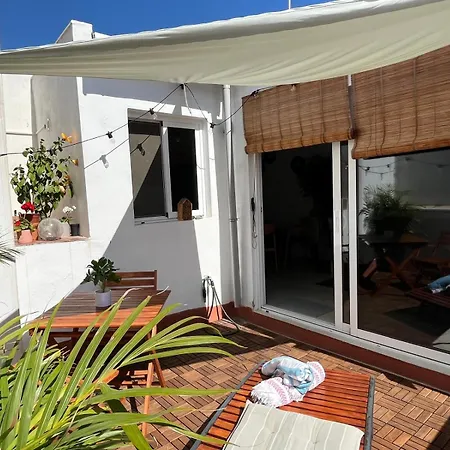 Sunny Cozy & Pretty Penthouse In Sc Apartmán
